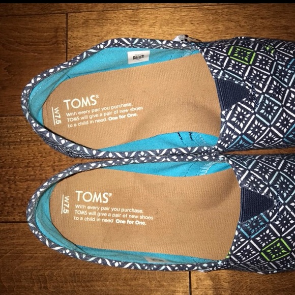 Patterned Toms - Picture 5 of 6